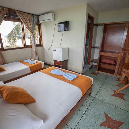 Hostal Estrella De Mar Puerto Ayora  Kültér fotó