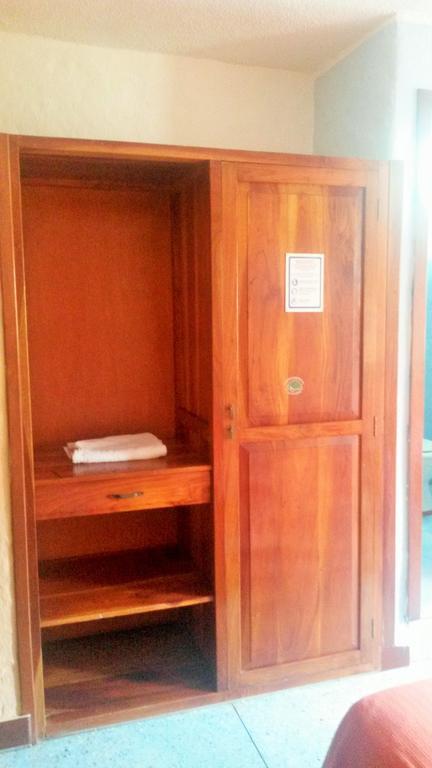 Hostal Estrella De Mar Puerto Ayora  Szoba fotó