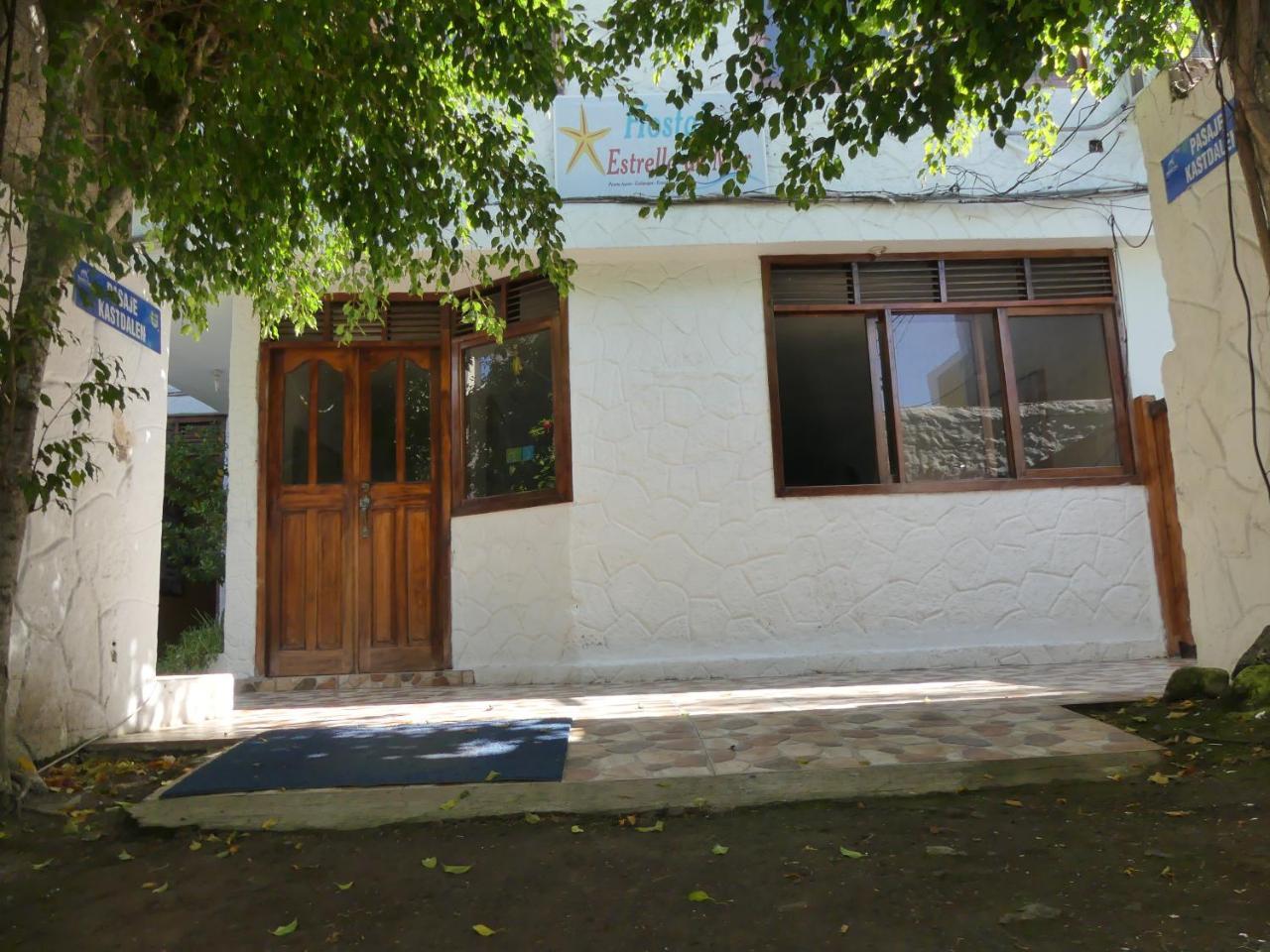 Hostal Estrella De Mar Puerto Ayora  Kültér fotó