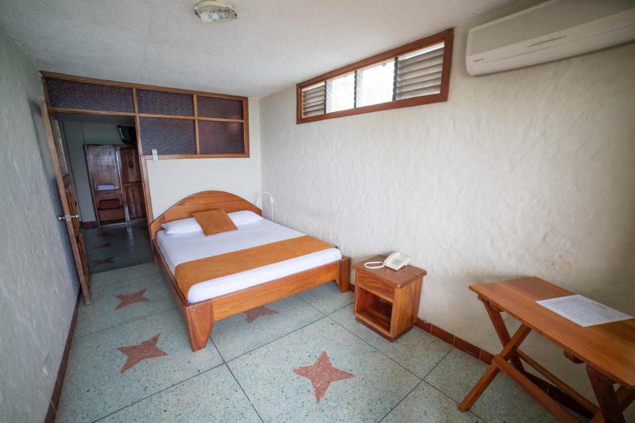 Hostal Estrella De Mar Puerto Ayora  Kültér fotó