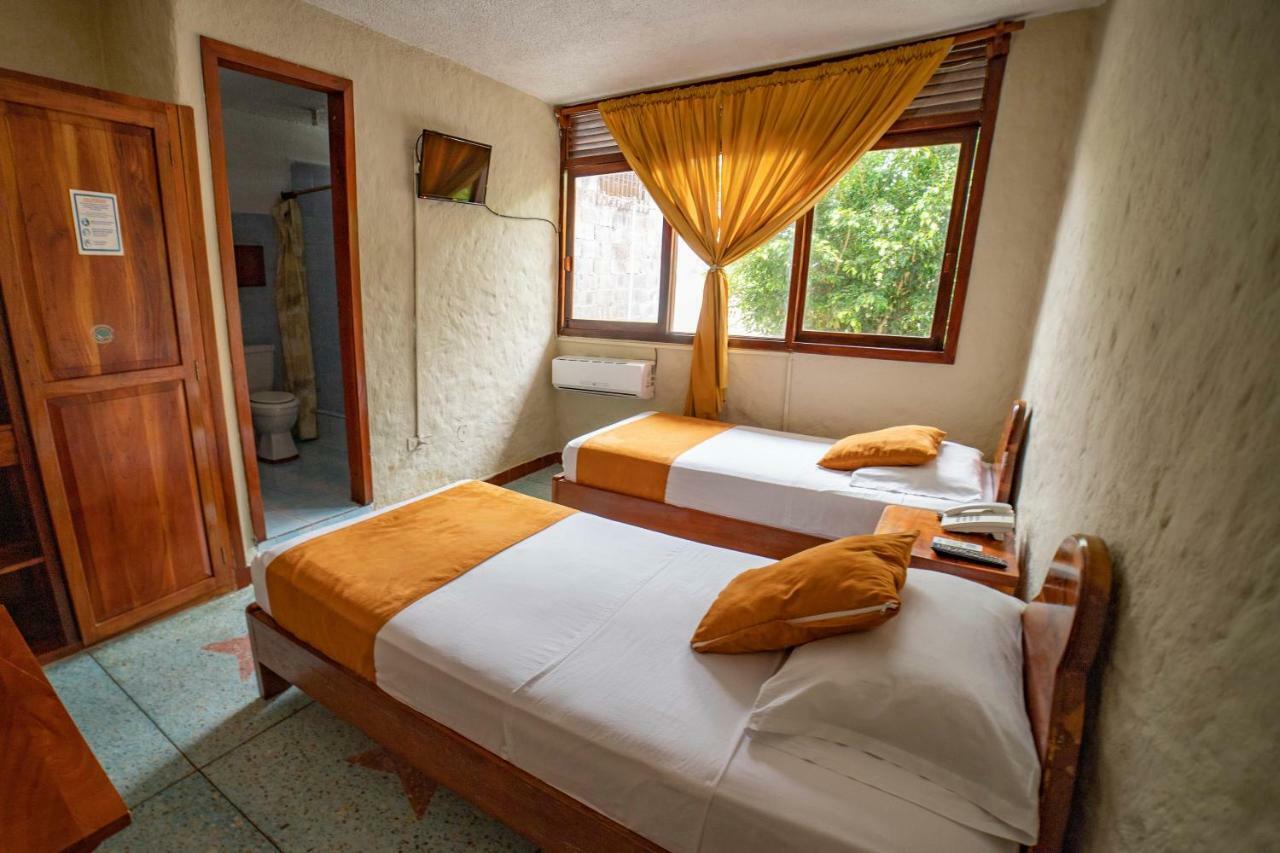 Hostal Estrella De Mar Puerto Ayora  Kültér fotó